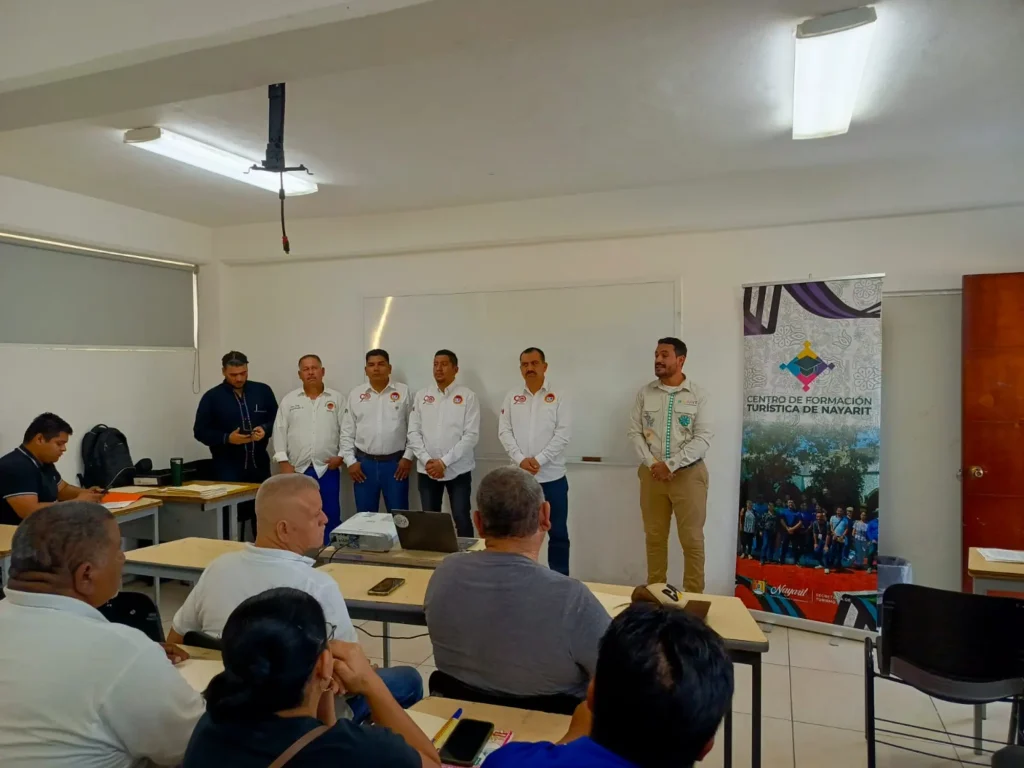 Nayarit impulsa la excelencia en el transporte con el arranque de “Anfitriones en Movimiento: Taxi Turístico”