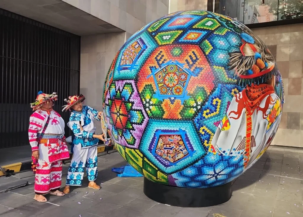 El “Balón Wixárika 26” proyecta el arte y la identidad de Nayarit rumbo al Mundial 2026